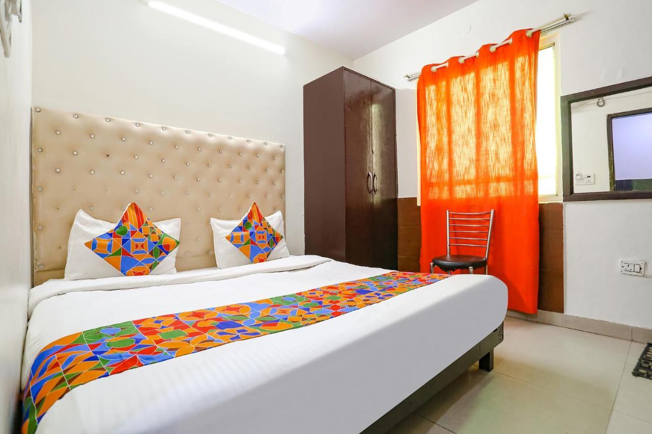 Fabhotel The Lazeez نيودلهي المظهر الخارجي الصورة