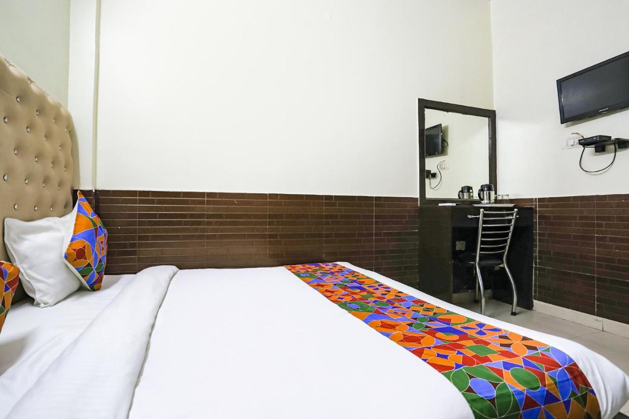 Fabhotel The Lazeez نيودلهي المظهر الخارجي الصورة