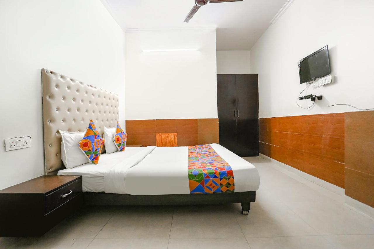 Fabhotel The Lazeez نيودلهي المظهر الخارجي الصورة